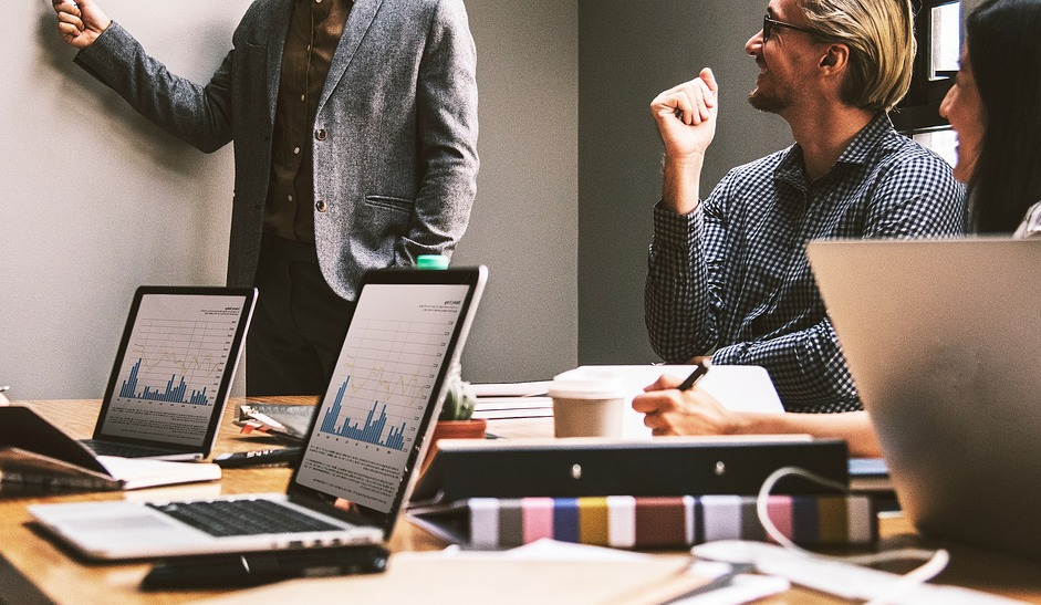 job-5382501_1280-crop